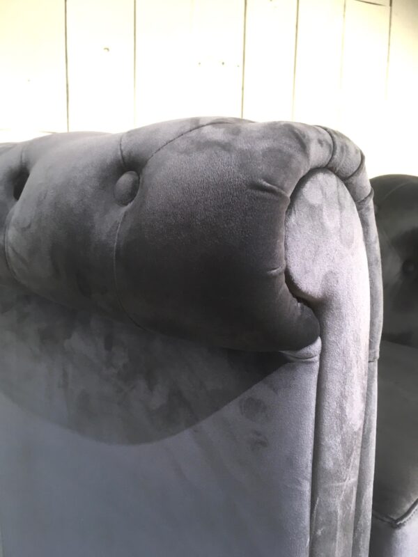 Chesterfield – Image 3